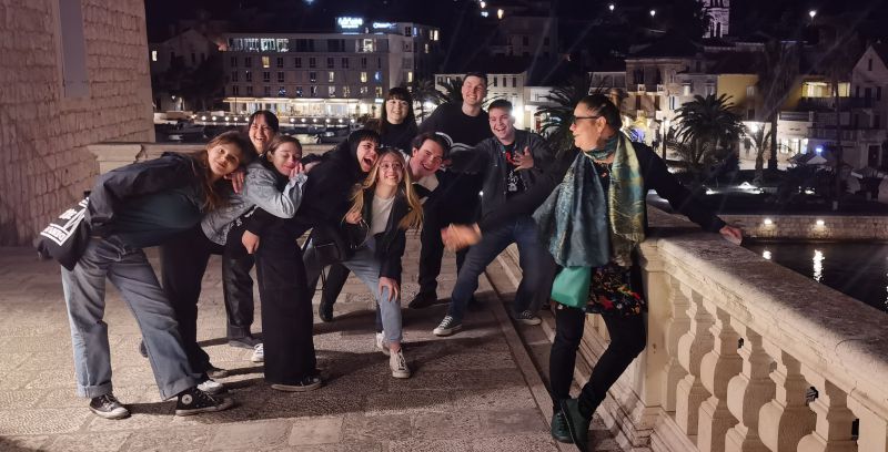 DRAMSKI STUDIO DADA OSVOJIO NAGRADU ZA NAJBOLJU PREDSTAVU NA 26. SUSRETU PROFESIONALNO VOĐENIH KAZALIŠTA ZA DJECU I MLADE HRVATSKOG CENTRA ASSITEJ U HVARU